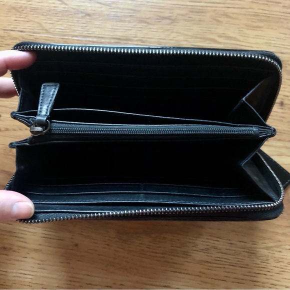 Burberry Black Patent Nova Check Zippy Wallet - Picture 10 of 11